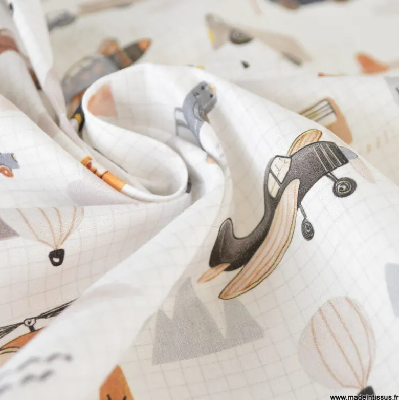Tissu coton Roastrip motif voitures, avions, camions et hélicoptères -OEKO TEX