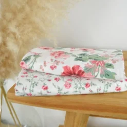 Tissu coton Scarlet motifs fleurs roses - OEKO TEX
