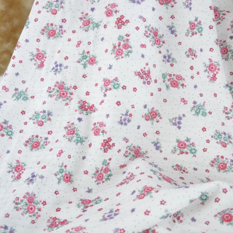 Tissu coton texturé fleurs Liberty – Blanc fond blanc