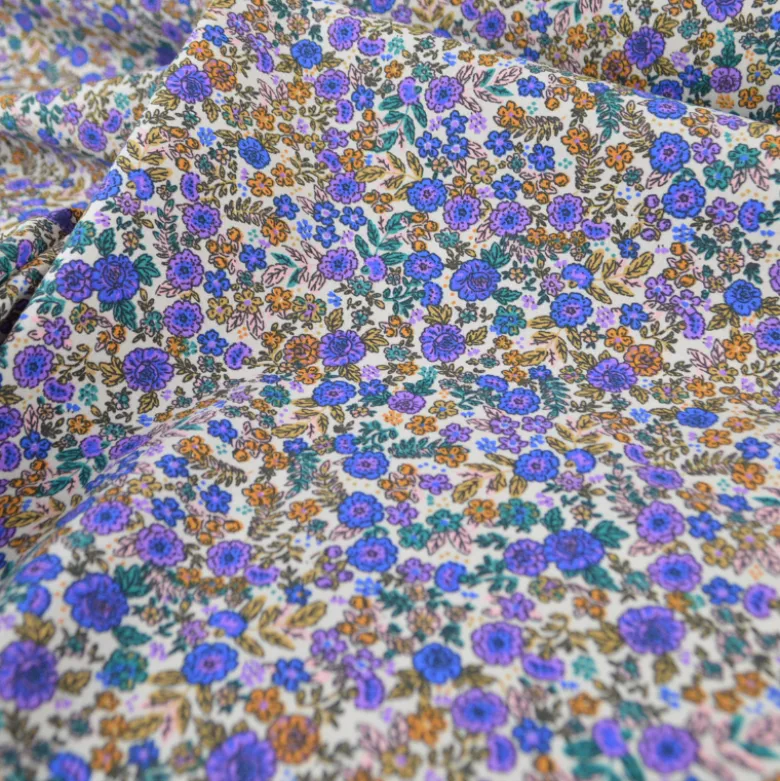 Tissu cretonne coton Barbara petites fleurs violettes et camel fond écru