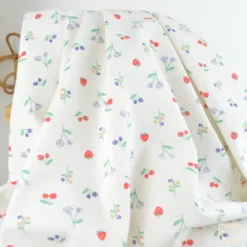 Tissu cretonne coton Crumble motif fraises, cerises et fleurs fond écru - OEKO TEX