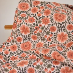 Tissu cretonne coton Hampi motif fleurs camel et vert – OEKO TEX