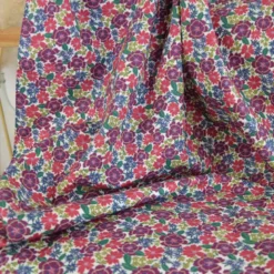 Tissu cretonne coton Marica fleurs violettes fond écru - OEKO TEX