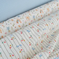 Tissu cretonne coton Patati motif cerises et bottes fond à rayures - OEKO TEX
