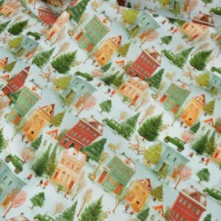 Tissu cretonne coton village de Noël enneigé – Vert et rouge