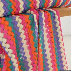 Tissu crochet à rayures multicouleurs
