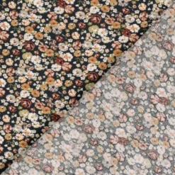 Tissu crêpe de viscose fleuri brique et vert – Fond noir