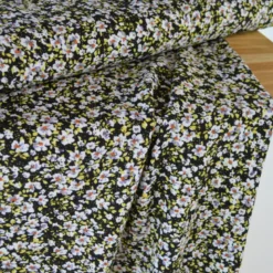 Tissu crêpe de Viscose Isée motif fleurs fond noir