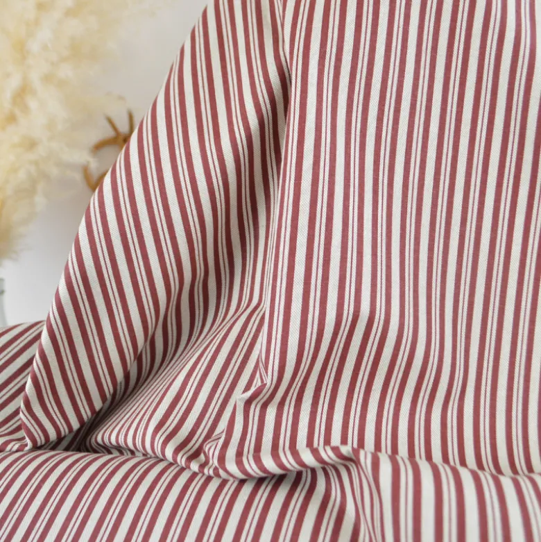 Tissu demi natté coton rayures fines bordeaux et lin
