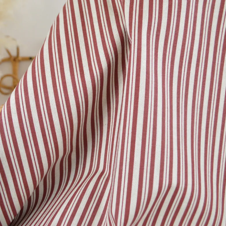Tissu demi natté coton rayures fines bordeaux et lin