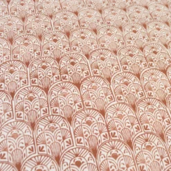 Tissu demi-natté motif art déco terracotta fond écru
