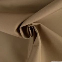 Tissu d'extérieur imperméable beige pour protection pluie et soleil