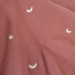 Tissu Double gaze brodée lunes et étoiles fond terracotta - OEKO TEX