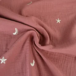 Tissu Double gaze brodée lunes et étoiles fond terracotta - OEKO TEX