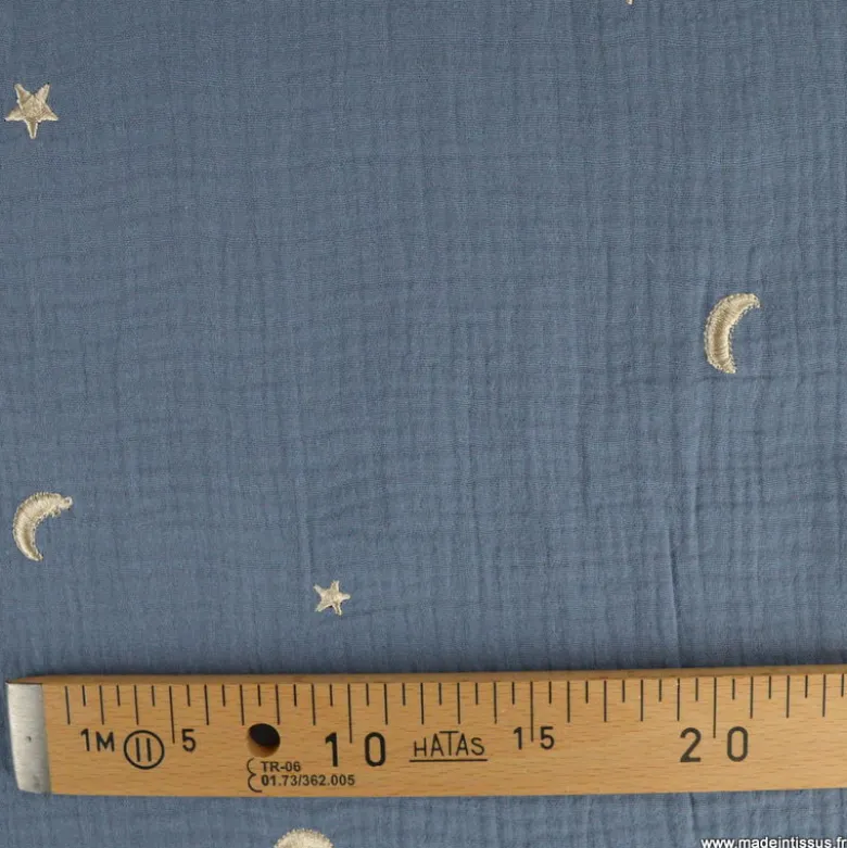 Tissu Double gaze brodée lunes et étoiles fond bleu jean - OEKO TEX