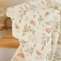 Tissu double gaze de coton Ariella lapins & feuillage fond écru