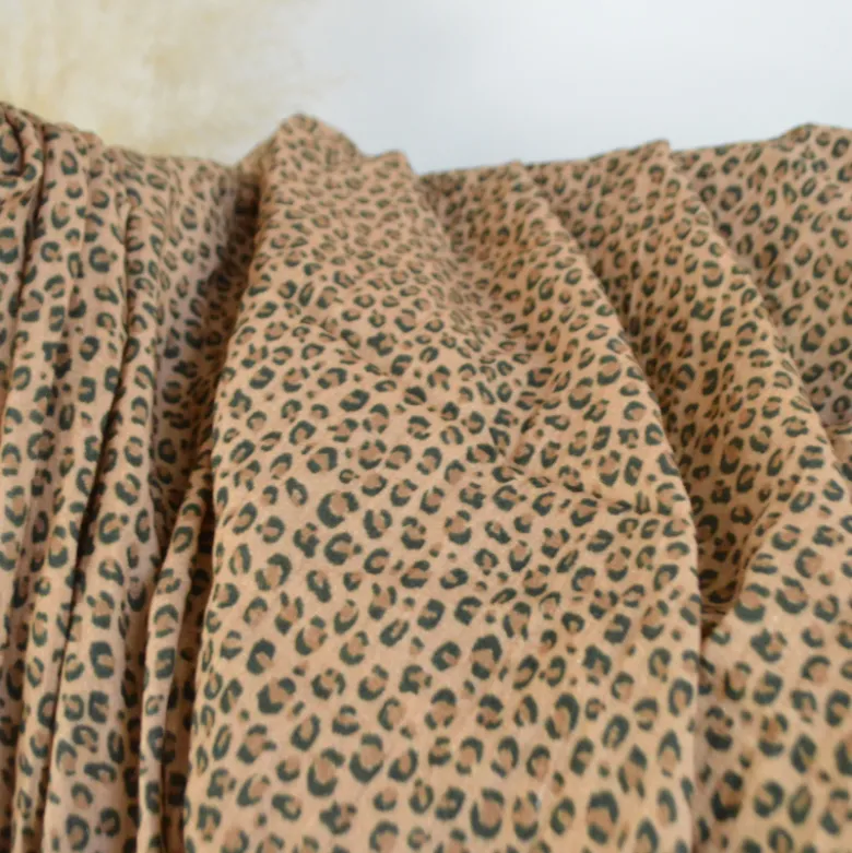 Tissu double gaze de coton Balzac motif Léopard fond camel