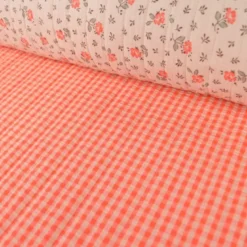 Tissu double gaze matelassé Vertical Olympe fleurs et seersucker rose