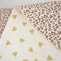 Tissu double gaze matelassé Yoon coeurs doré envers Karli léopard - OEKO TEX