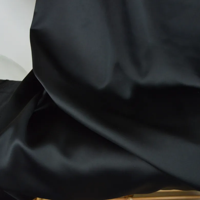 Tissu doublure satin Duchesse - Noir