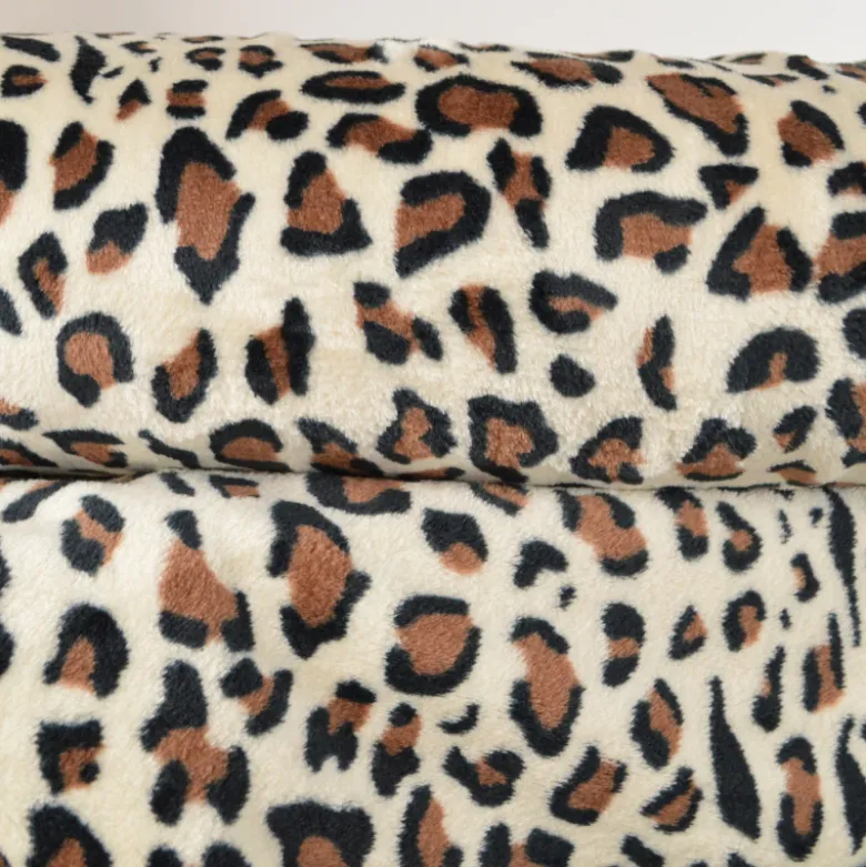 Tissu doudou motif léopard fond écru - OEKO TEX