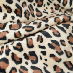 Tissu doudou motif léopard fond écru - OEKO TEX
