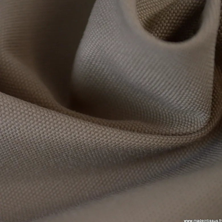 Tissu extérieur polypro taupe.