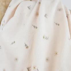 Tissu Fausse Fourrure Sherpa Odette brodée fleurs tons sur tons - OEKO TEX