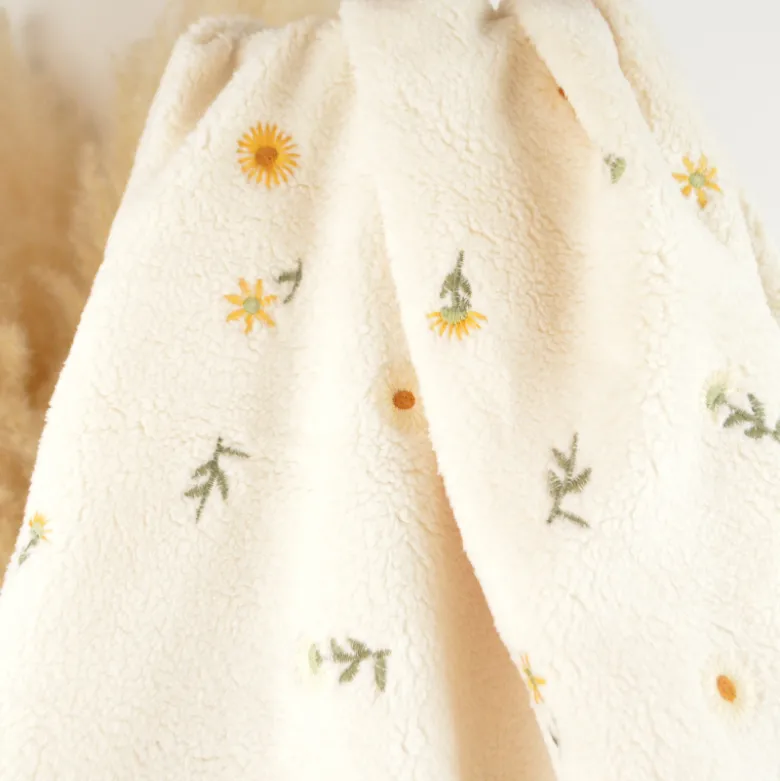 Tissu Fausse Fourrure Sherpa Odette brodée fleurs - OEKO TEX