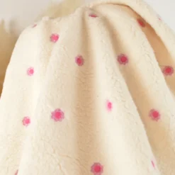 Tissu Fausse Fourrure Sherpabrodée fleurs roses - OEKO TEX