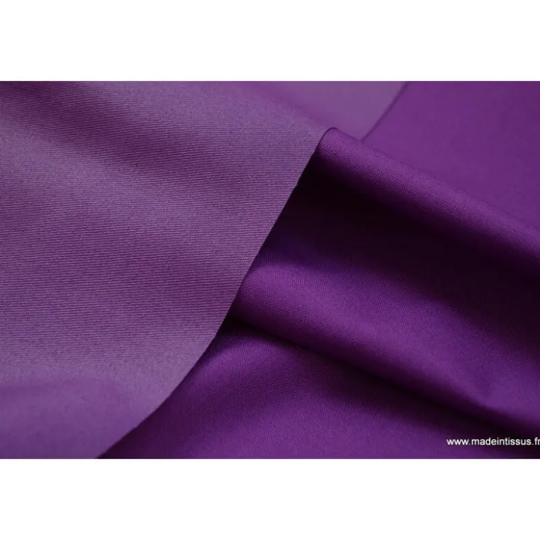 Tissu Gabardine enduite étanche violet.