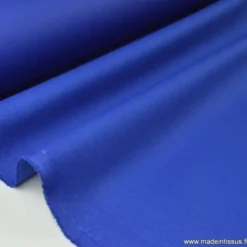 Tissu Gabardine enduite étanche bleu royal.