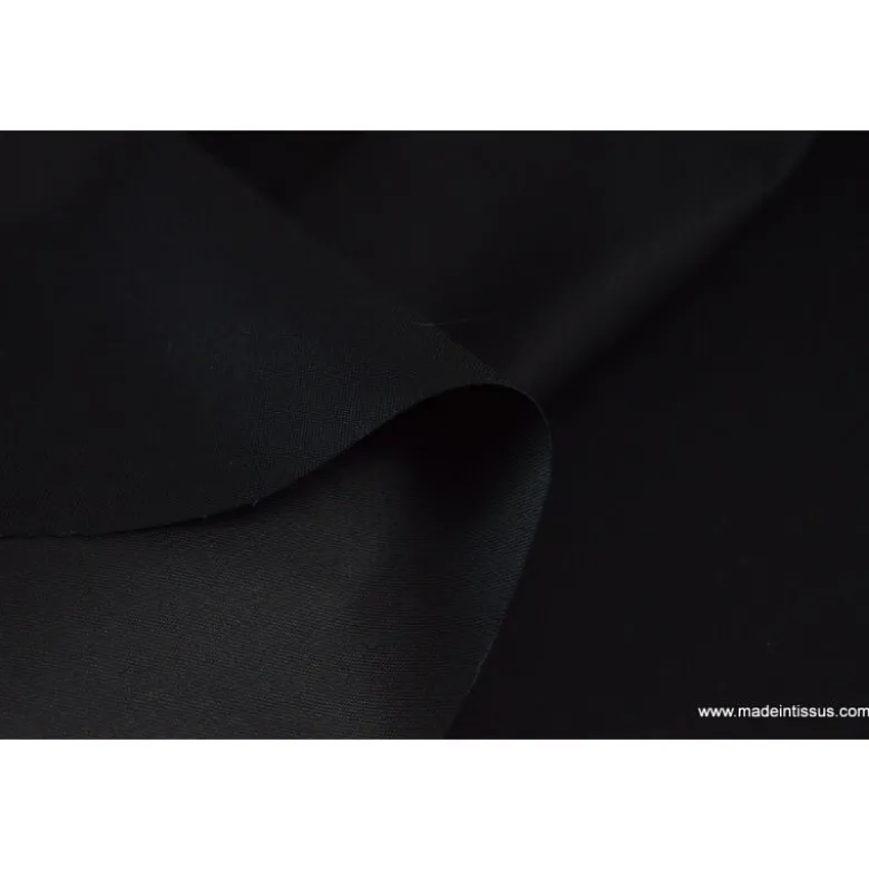 Tissu Gabardine enduite étanche noir.