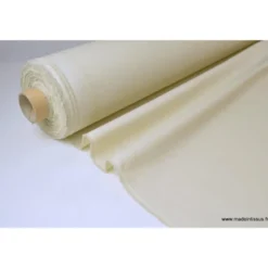 Tissu Gabardine enduite étanche écru.