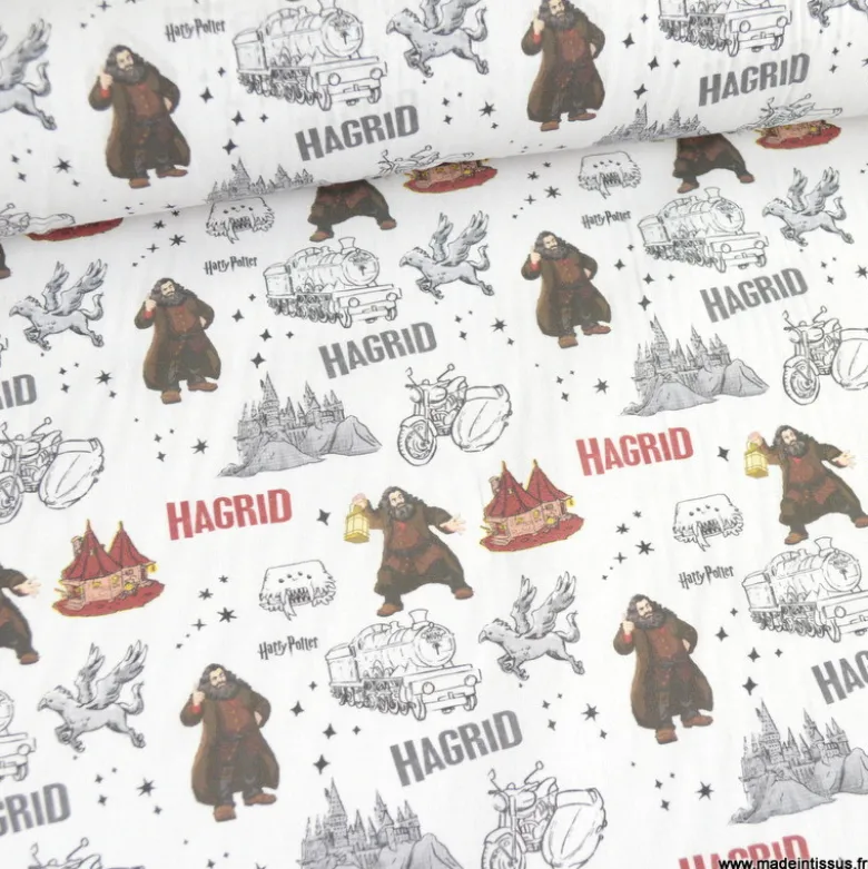Tissu Harry Potter motif Haggrid, train et Poudlard fond blanc