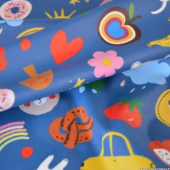 Tissu imperméable Funpets type ciré motif animaux fond bleu