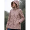 Tissu imperméable Saian type ciré de pluie motif léopard coeurs fond galet