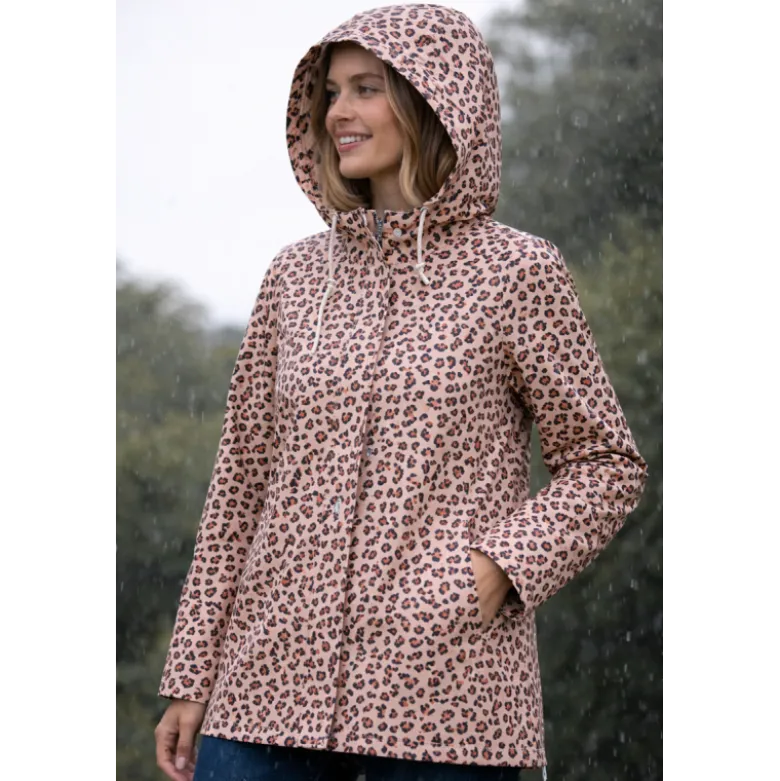 Tissu imperméable Saian type ciré de pluie motif léopard coeurs fond galet