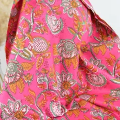 Tissu Indien Block Print Aniray fond rose - kalamkari