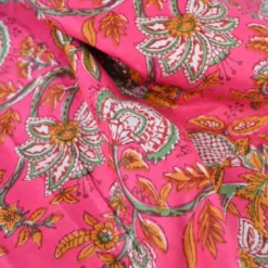 Tissu Indien Block Print Aniray fond rose - kalamkari