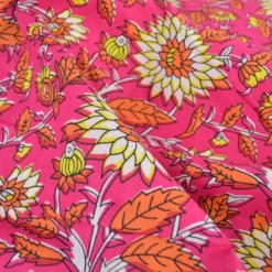 Tissu Indien Block Print Ilanth fond fuchsia - kalamkari