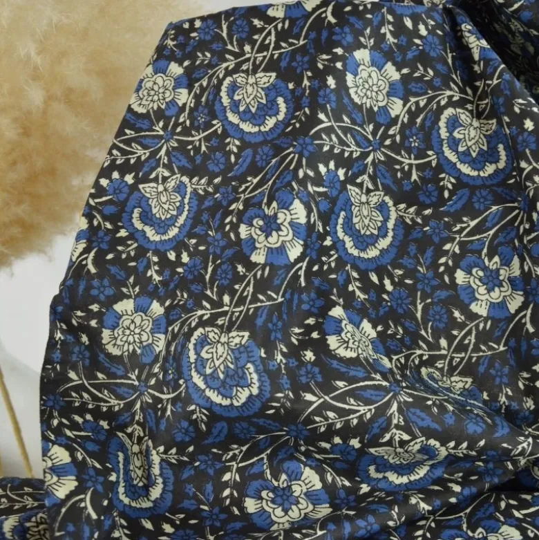 Tissu Indien Block Print Sanganer fond bleu marine