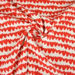 Tissu jersey côtelé bio motif coeurs rouges fond naturel - Poppy fabrics