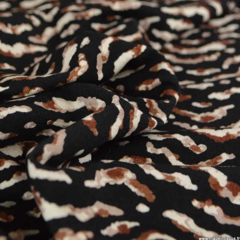 Tissu Jersey de Viscose – Imprimé Zèbre Marron & Écru sur Fond Noir