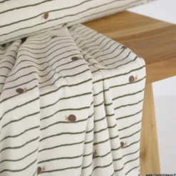 Tissu jersey enfant à motif rayures et escargots fond blanc cassé - OEKO TEX