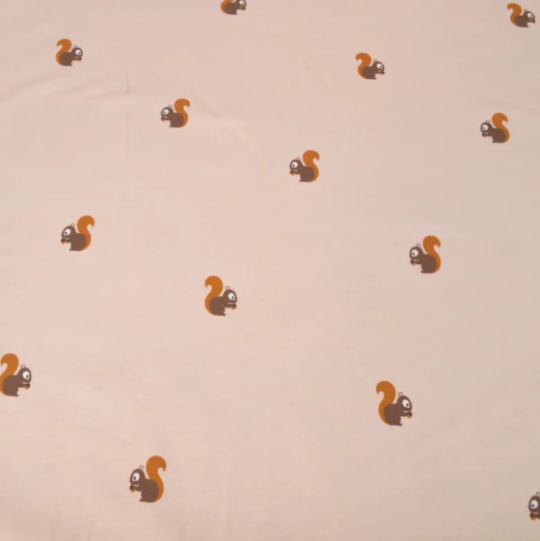 Tissu jersey motifs petits écureuils sur fond beige - OEKO TEX