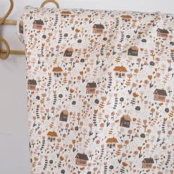 Tissu jersey petites maison et fleurs fond blanc cassé - OEKO TEX
