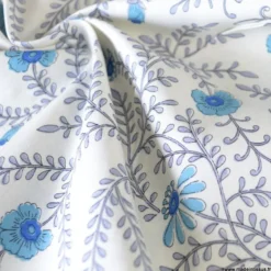 Tissu Kokka motif fleurs bleues - collection Botanical Flower