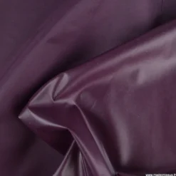 Tissu leger imperméable étanche polyester enduit acrylique prune.