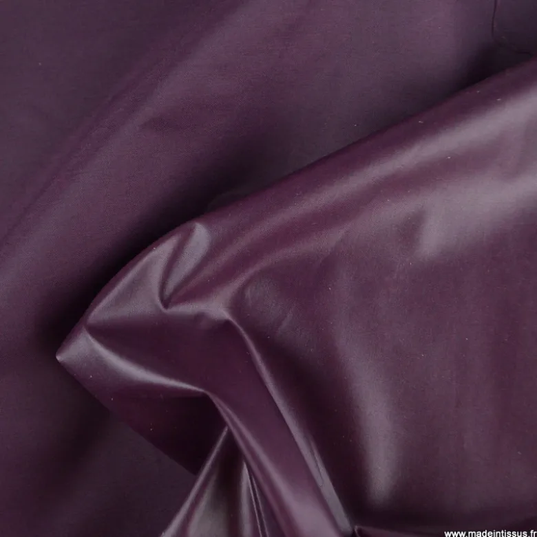 Tissu leger imperméable étanche polyester enduit acrylique prune.